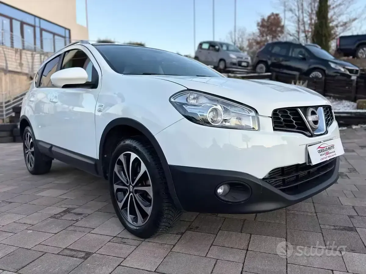 Usata Nissan Qashqai N-TEC 150 CV (110 kW) 2011 Bianco SUV