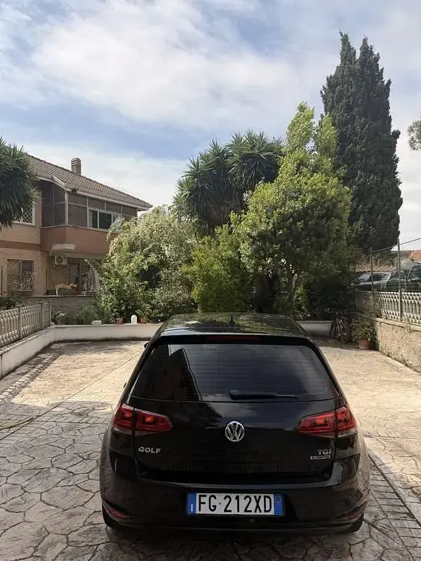 Usata VW Golf VII Highline 110 CV (80 kW) 2016 Berlina
