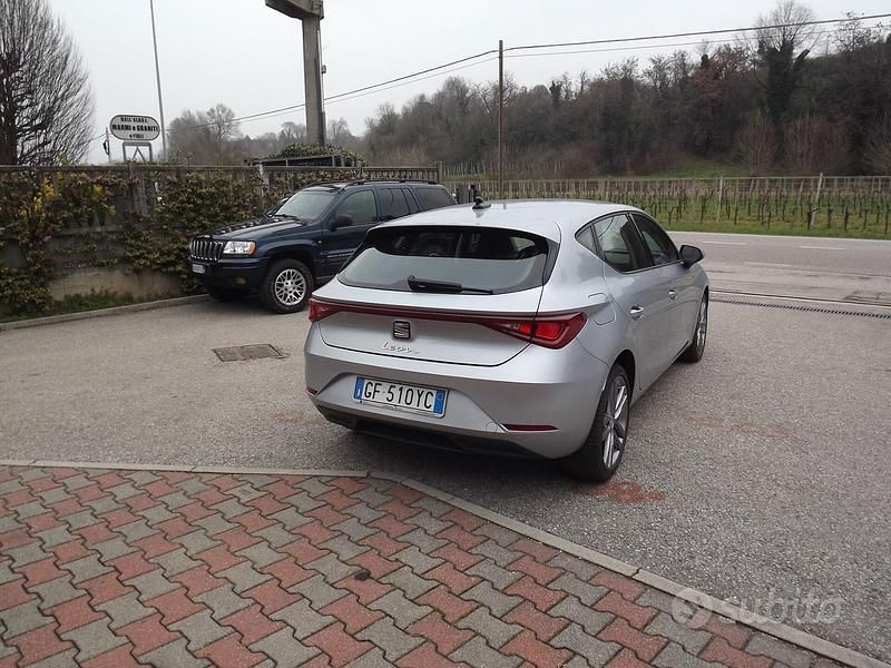 Usata Seat Leon XCELLENCE 150 CV (110 kW) 2021 Grigio Berlina