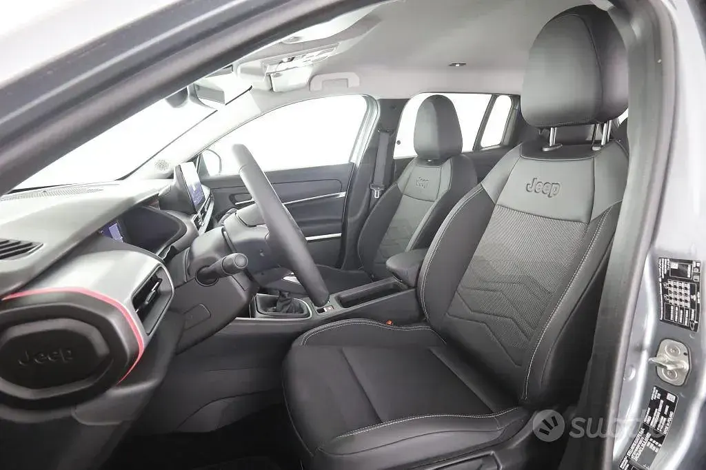 Usata Jeep Avenger Summit 101 CV (74 kW) 2025 Granite SUV