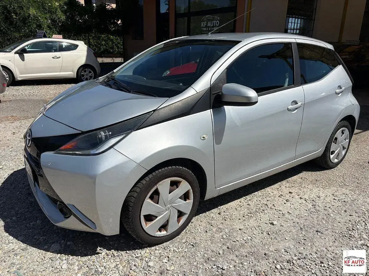 Usata Toyota Aygo X-play 68 CV (50 kW) 2015 Utilitaria