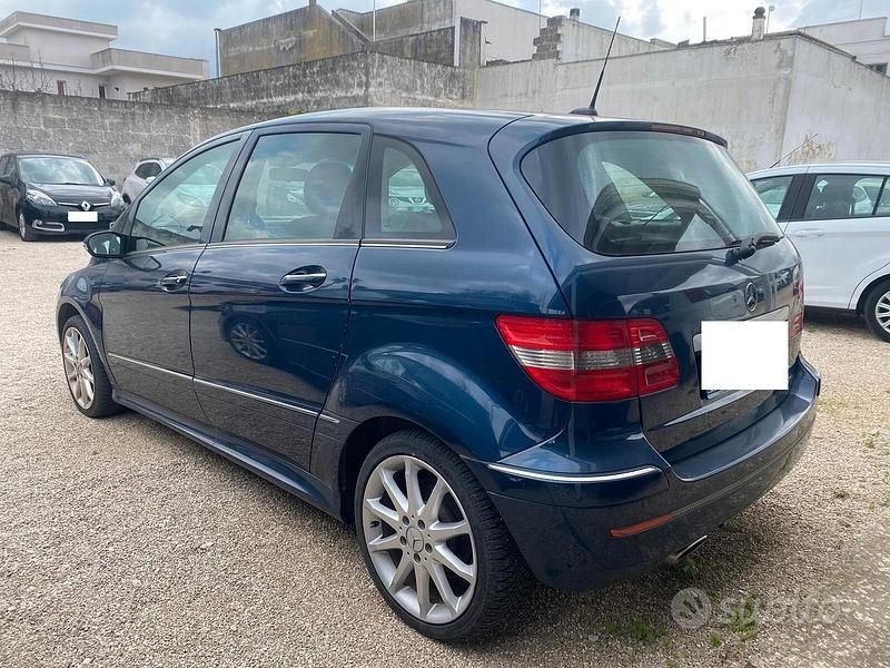 Usata Mercedes B180 109 CV (80 kW) 2008 Blu Monovolume