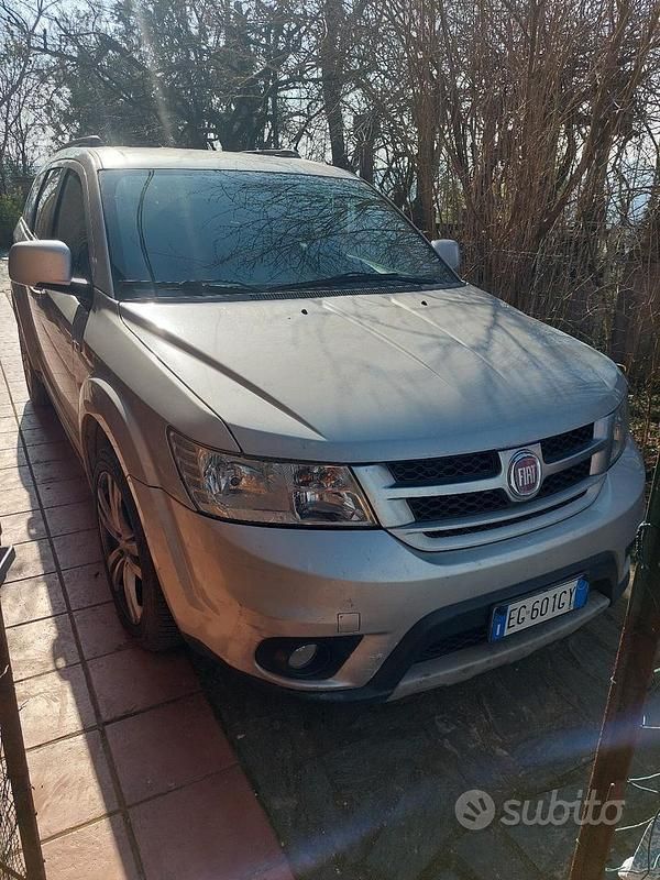 Usata Fiat Freemont 140 CV (102 kW) 2011 Grigio SUV