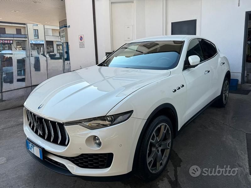 Usata Maserati Levante GranLusso 250 CV (183 kW) 2019 Bianco SUV