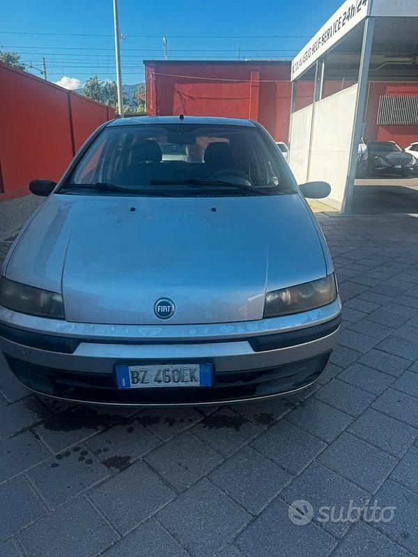 Grigio Usata 2002 Fiat Punto Due volumi | 500 € (Super prezzo) - Immagine 1/4