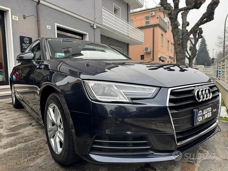 Usata Audi A4 Business 122 CV (89 kW) 2018 Blu Berlina
