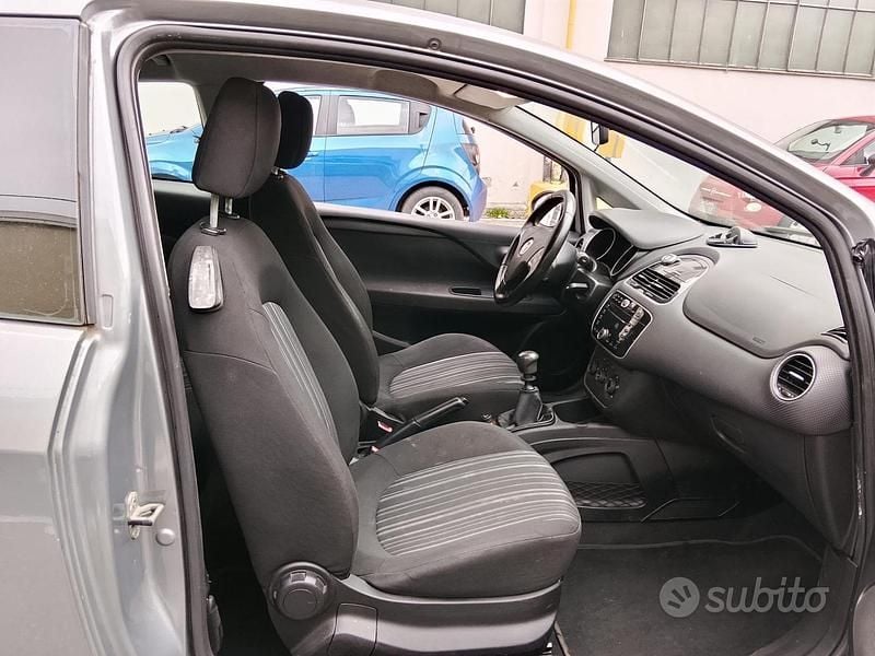 Usata Fiat Punto Evo 77 CV (56 kW) 2011 Grigio Utilitaria