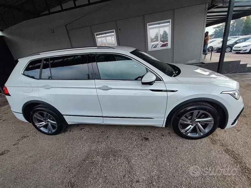 Usata VW Tiguan Allspace R-line 200 CV (147 kW) 2023 Bianco SUV