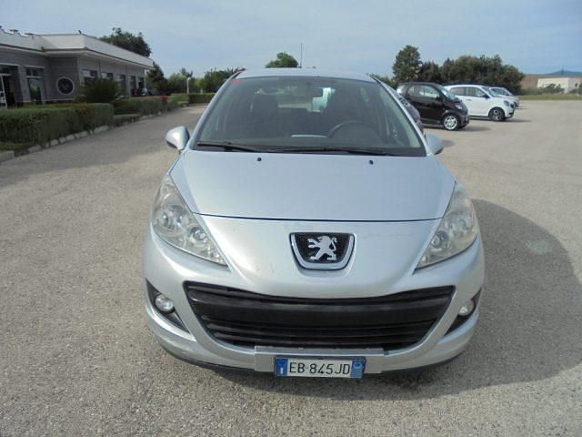 Usata Peugeot 207 70 CV (51 kW) 2010 Argento Berlina
