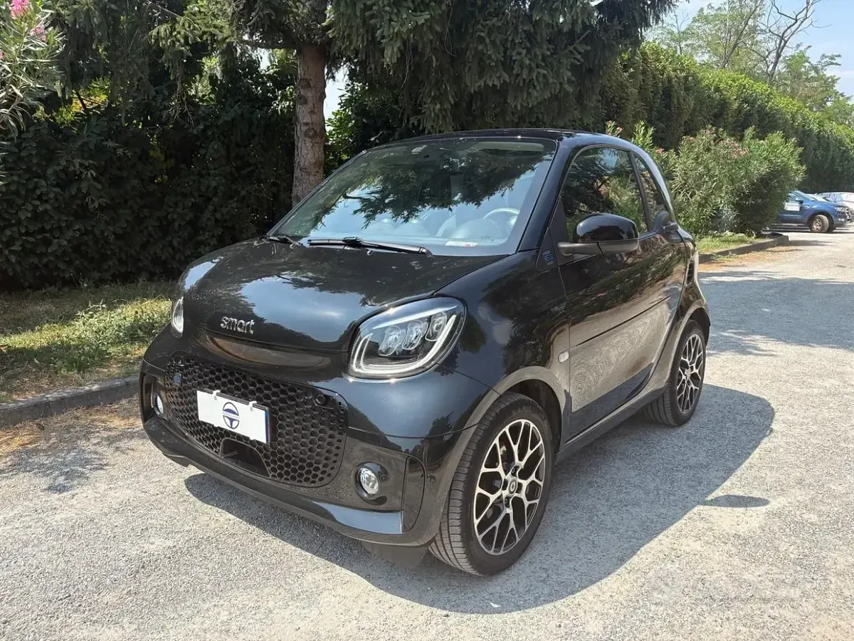 Usata Smart ForTwo Electric Drive Prime 41 kW (56 CV) 2023 Nero Berlina