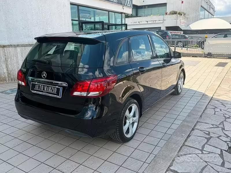 Usata Mercedes B160 Business 90 CV (66 kW) 2016 Nero Monovolume