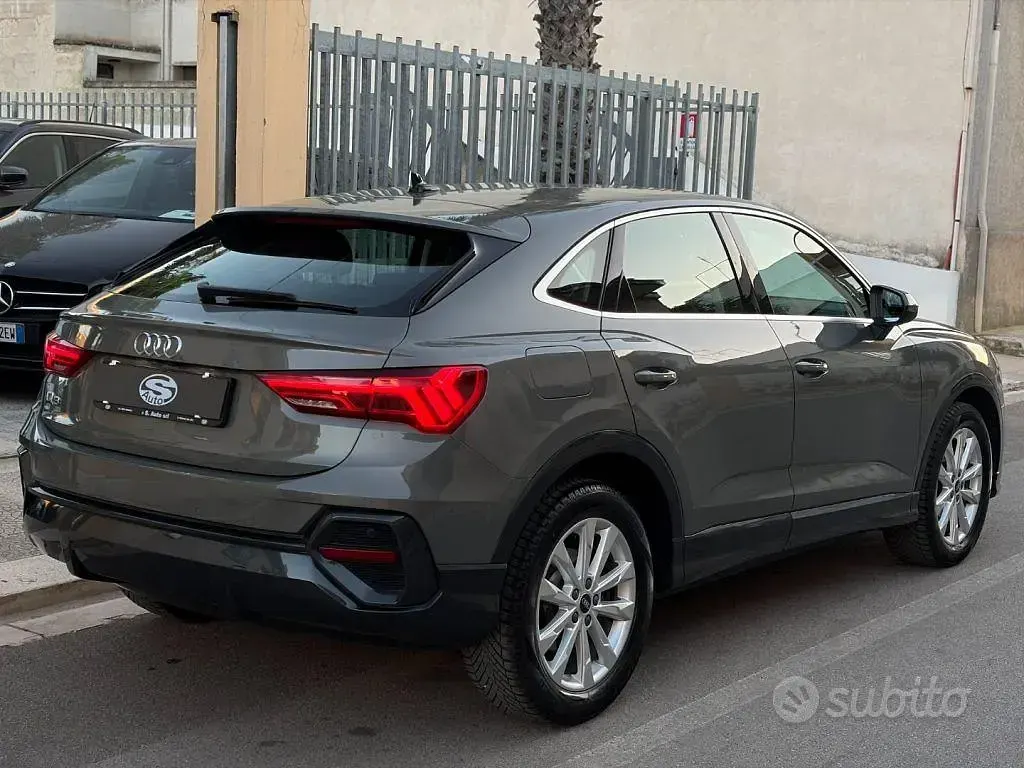 Usata Audi Q3 Sportback Sport 150 CV (110 kW) 2022 Grigio SUV