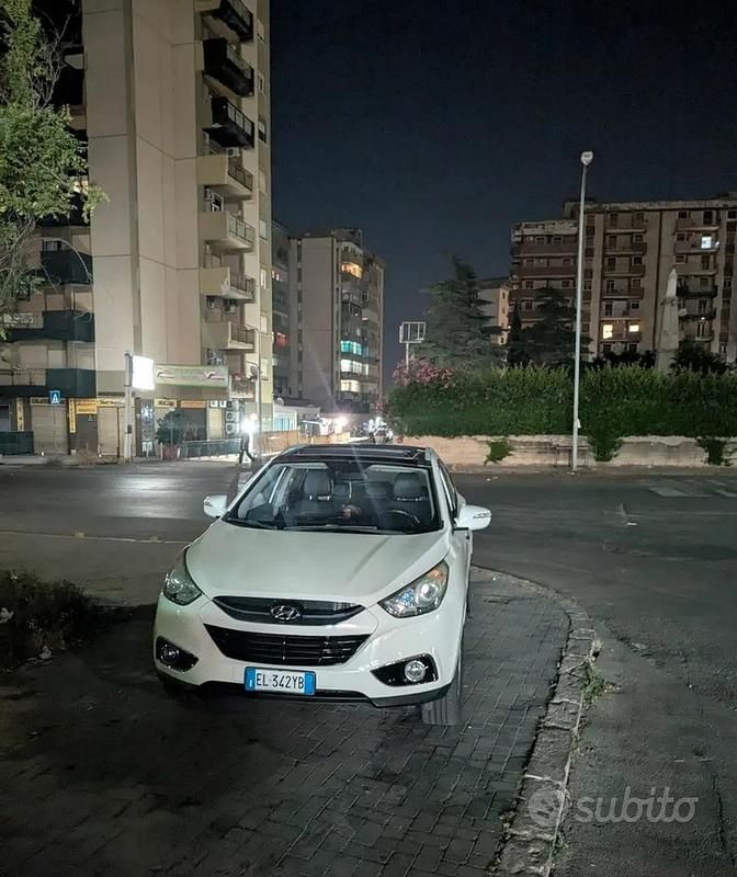 Bianco Usata 2013 Hyundai ix35 SUV | 10.500 € - Immagine 1/3