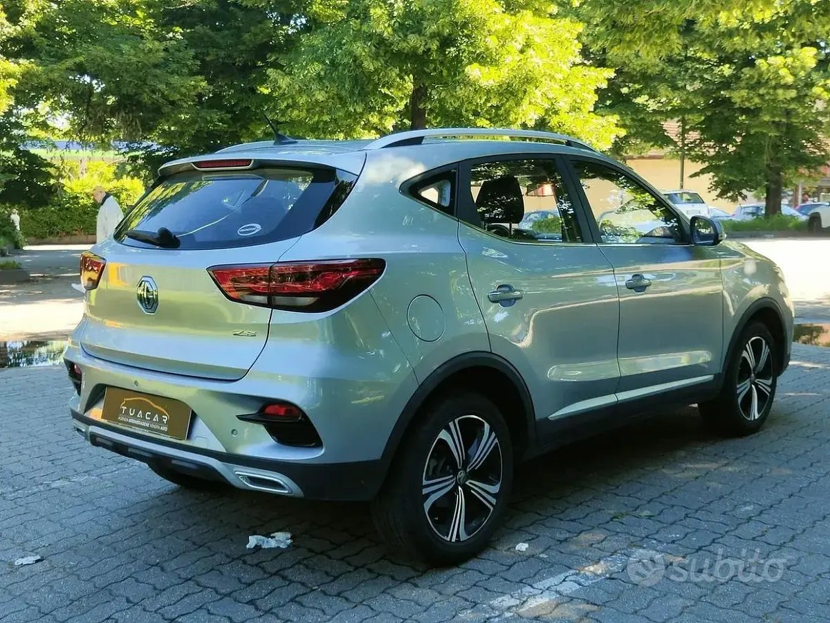 Usata MG ZS Comfort 106 CV (77 kW) 2023 Grigio SUV