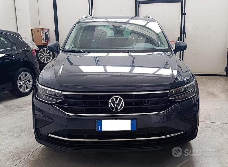 Usata VW Tiguan Life 122 CV (89 kW) 2023 Grigio SUV