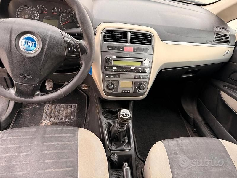 Usata Fiat Grande Punto Dynamic 89 CV (65 kW) 2008 Nero Utilitaria