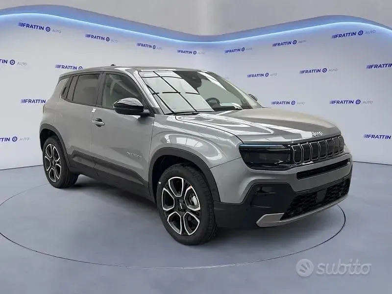 Nieuw Jeep Avenger Summit 101 PK (74 kW) 2026 Grijs SUV
