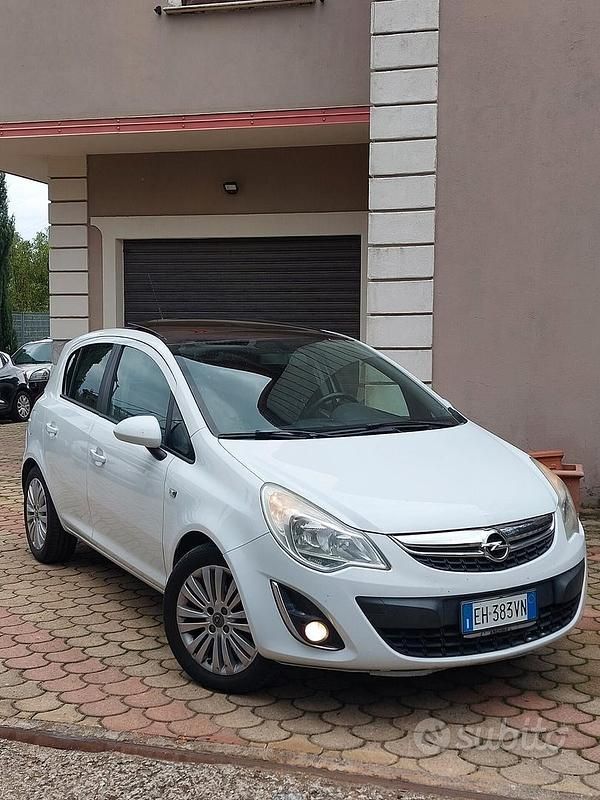 Usata Opel Corsa 95 CV (69 kW) 2011 Bianco Berlina