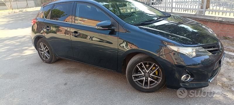 Usata Toyota Auris 90 CV (66 kW) 2014 Nero Berlina