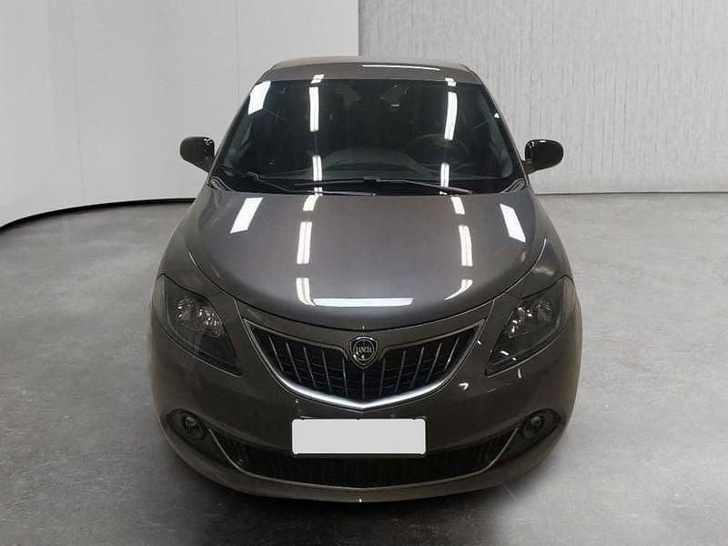 Usata Lancia Ypsilon Gold 69 CV (50 kW) 2023 Grigio Utilitaria