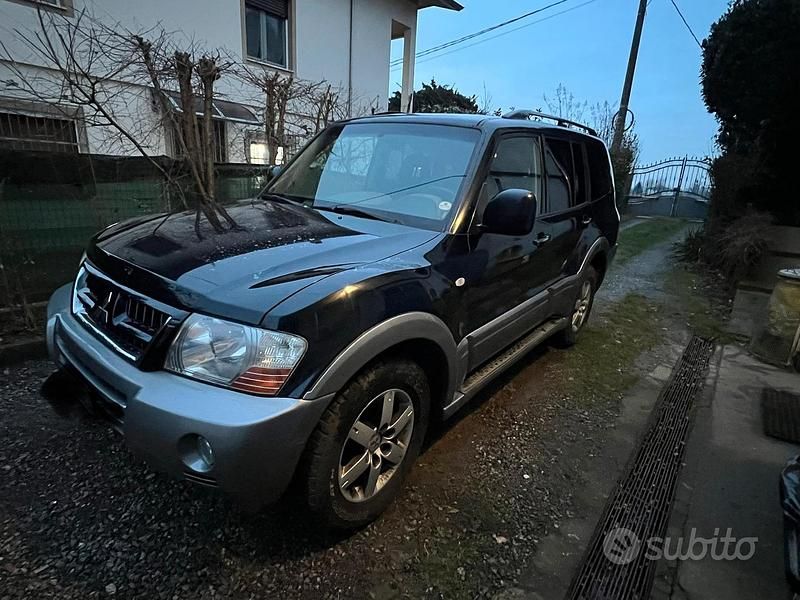 Nero Usata 2005 Mitsubishi Pajero SUV | 8500 € (Buon prezzo) - Immagine 1/4