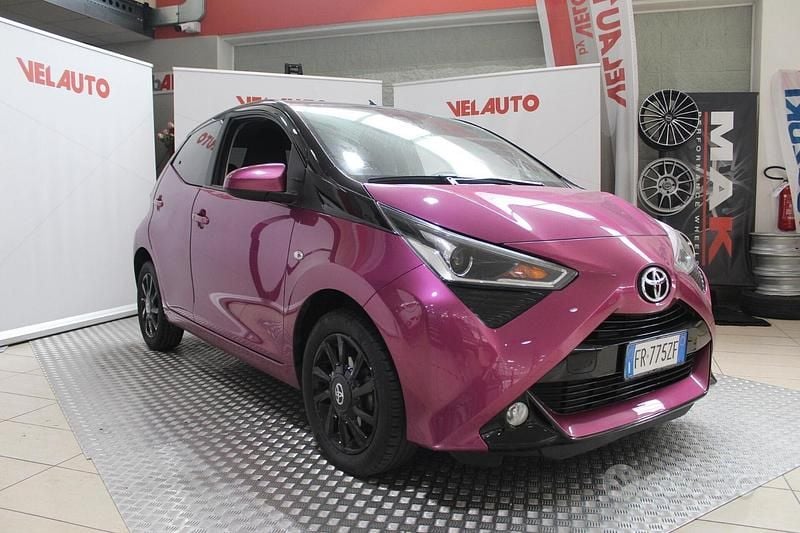 Usata Toyota Aygo Trend 72 CV (52 kW) 2018 Lilla Utilitaria