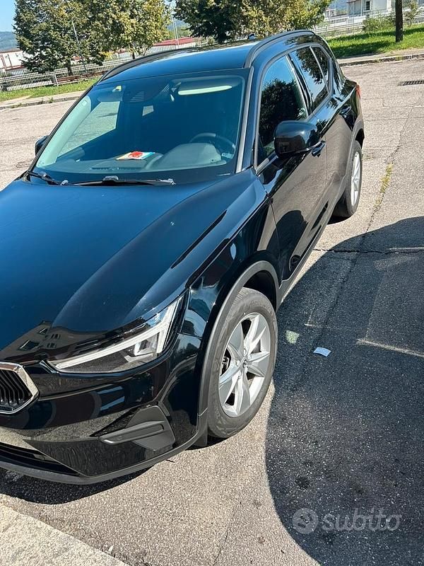 Usata Volvo XC40 129 CV (94 kW) 2023 Nero SUV