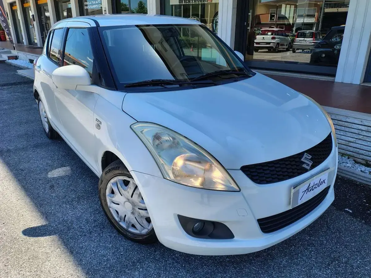 Usata Suzuki Swift GL 75 CV (55 kW) 2011 Bianco Utilitaria