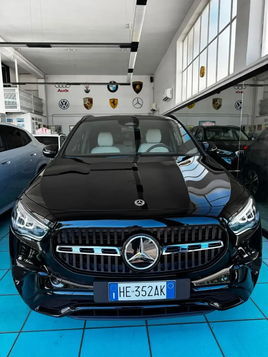 Nuova Mercedes GLA200 Business 149 CV (109 kW) 2026 Nero SUV