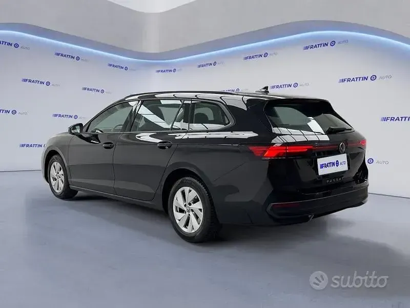 Begagnad VW Passat 151 HK (111 kW) 2024 Svart Kombi