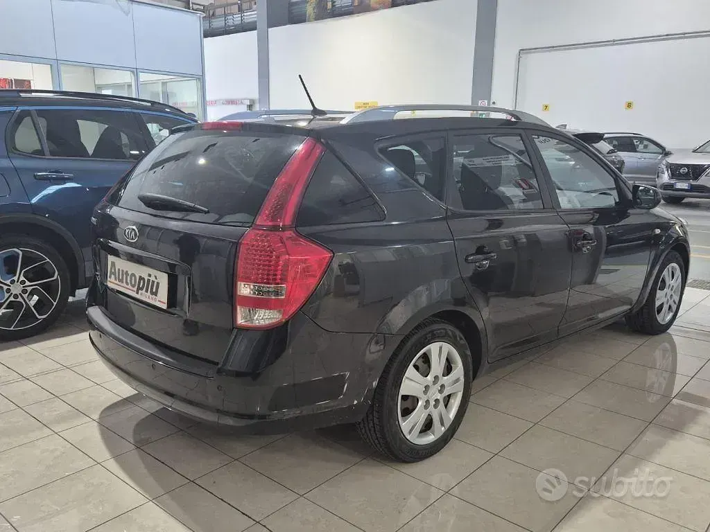 Usata Kia Ceed EX 125 CV (91 kW) 2010 Nero Utilitaria