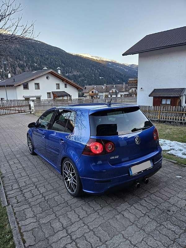 Usata VW Golf V R 250 CV (183 kW) 2007 Blu/azzurro Berlina