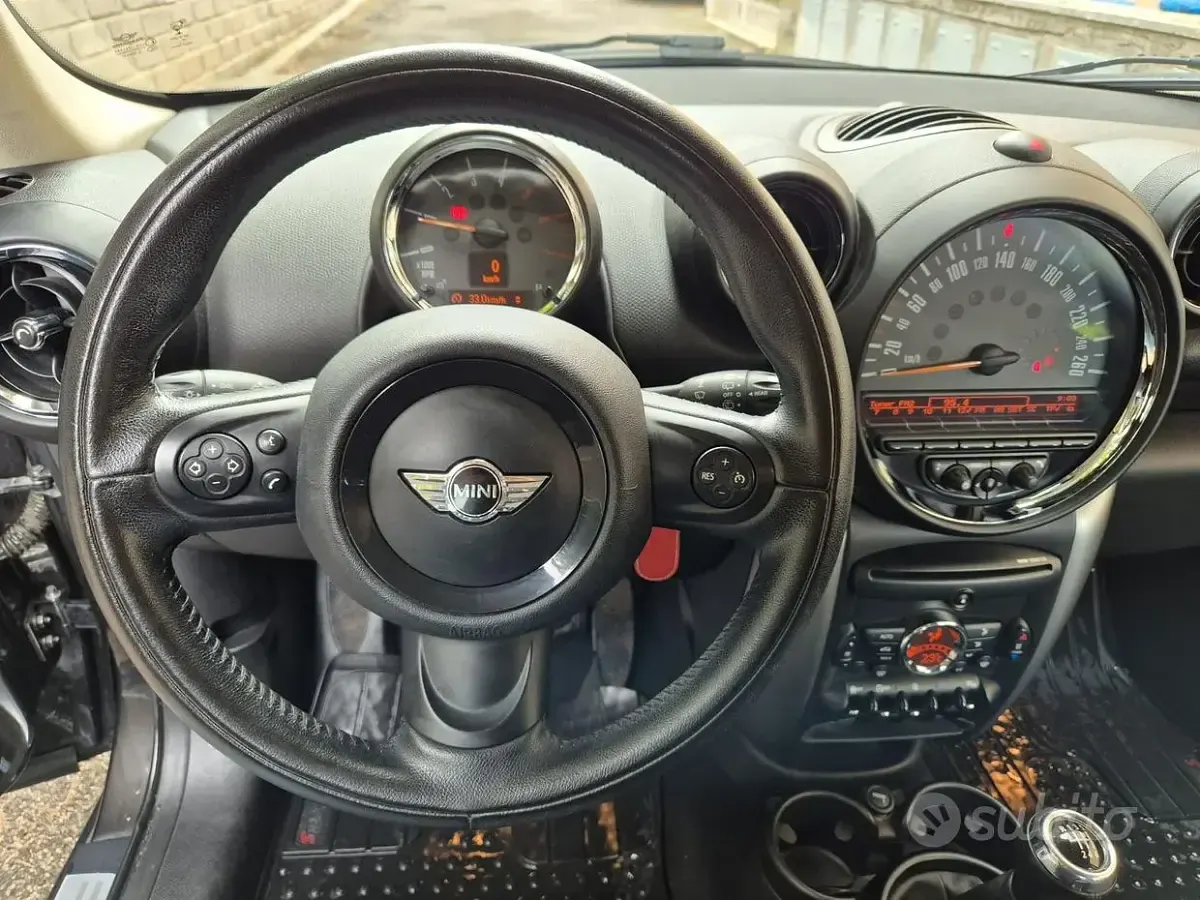 Usata Mini Countryman 111 CV (81 kW) 2016 Verde SUV