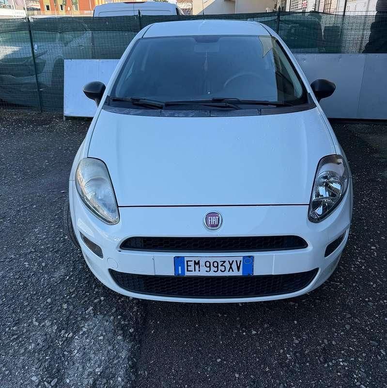 Usata Fiat Grande Punto 77 CV (56 kW) 2012 Bianco Utilitaria