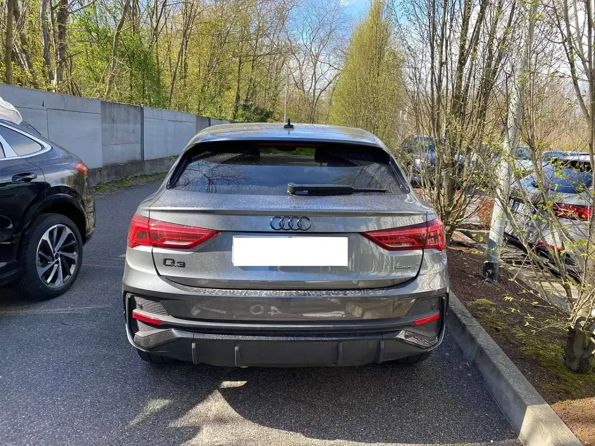 Usata Audi Q3 Sportback S-Line 190 CV (139 kW) 2023 Daytona grey pearl SUV