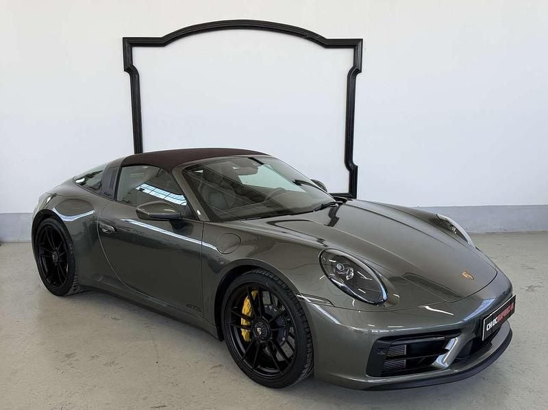 Usata Porsche 992 480 CV (353 kW) 2022 Grigio Cabrio