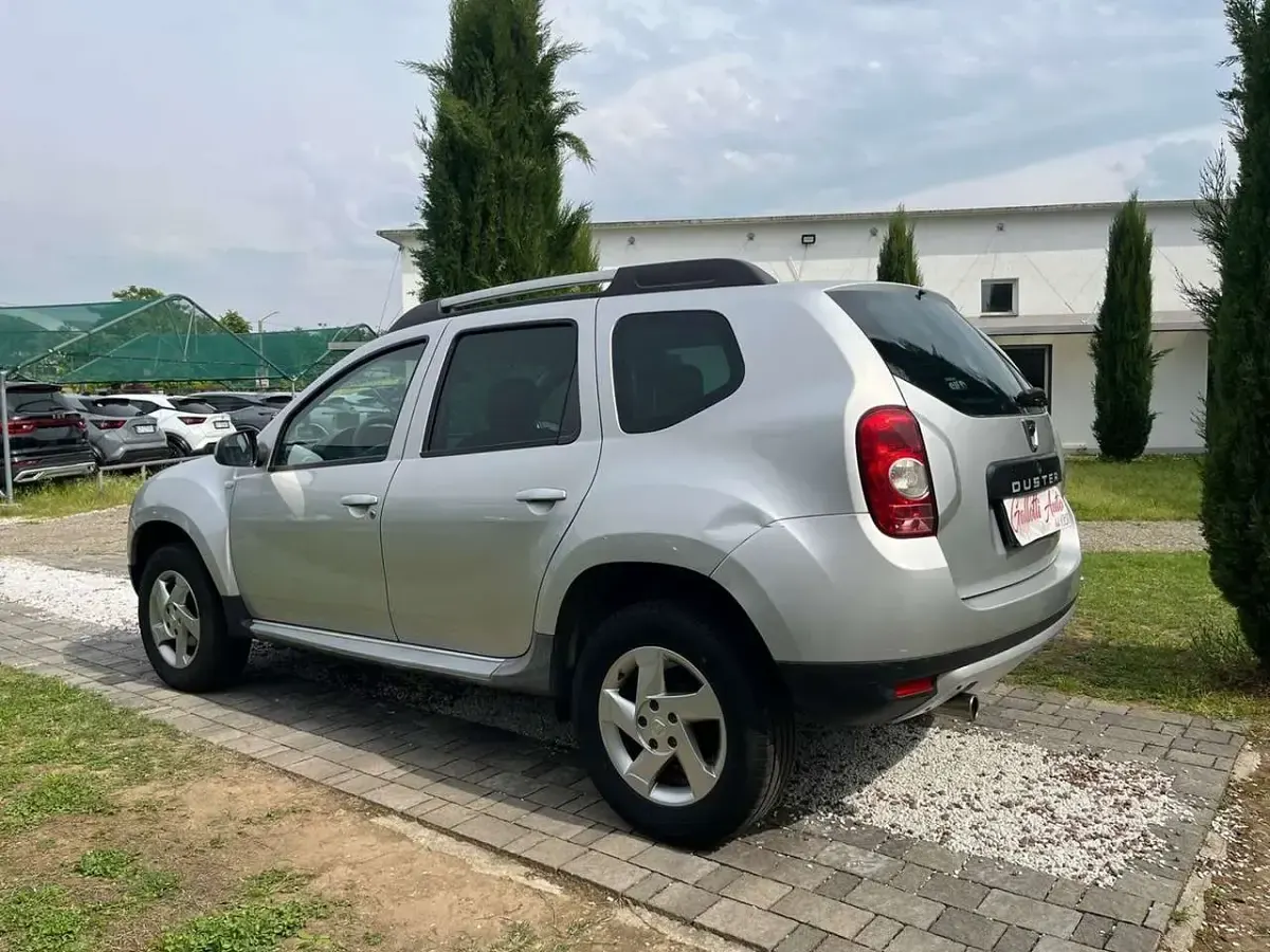 Usata Dacia Duster 105 CV (77 kW) 2013 Argento SUV