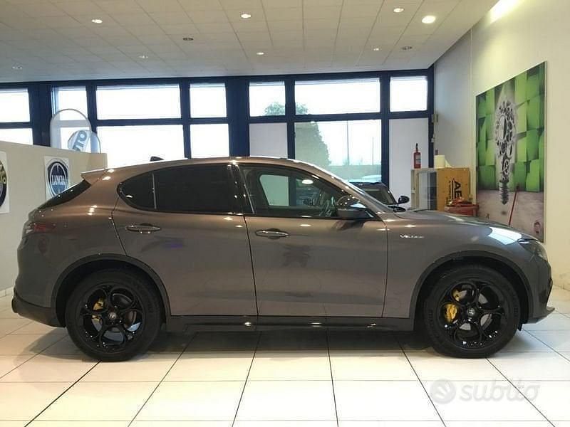 Usata Alfa Romeo Stelvio Veloce 210 CV (154 kW) 2025 Grigio SUV