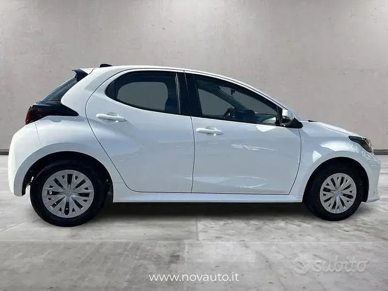 Nuova Toyota Yaris Hybrid 116 CV (85 kW) 2026 Bianco Berlina