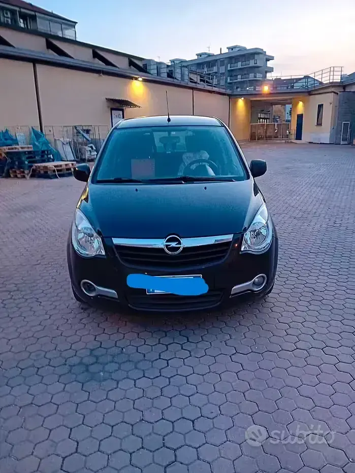 Usata Opel Agila Enjoy 86 CV (63 kW) 2008 Nero Utilitaria