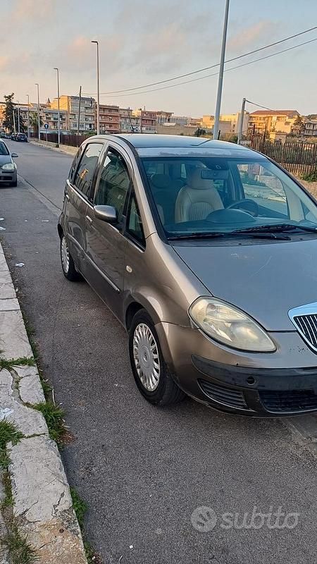Usata Lancia Musa 90 CV (66 kW) 2007 Monovolume