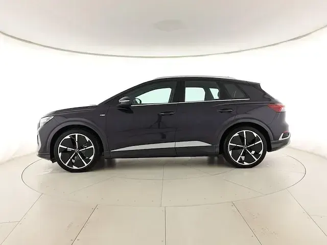 Usata Audi Q4 e-tron S-Line 150 kW (204 CV) 2023 Viola aurora metallizzato SUV