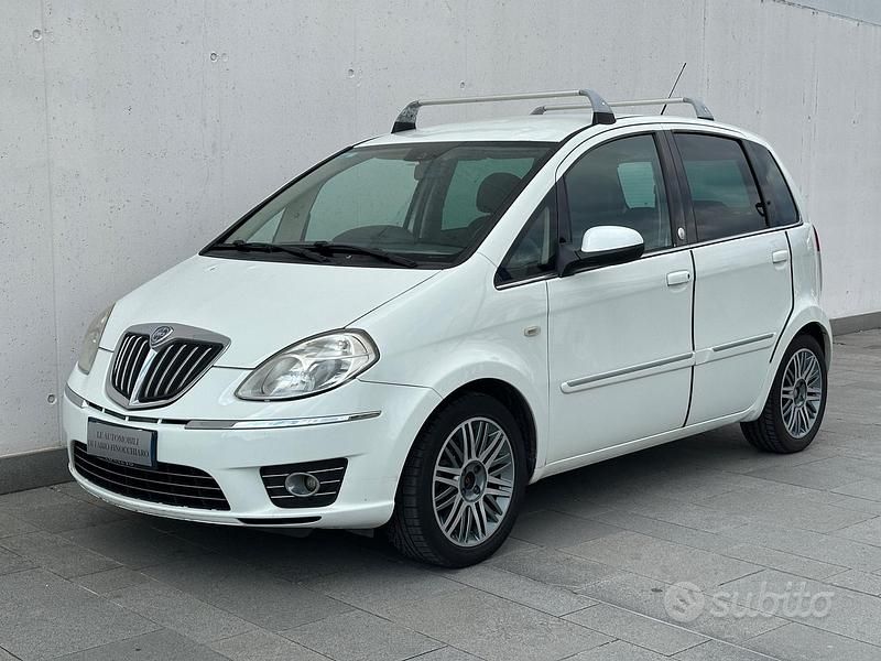Usata Lancia Musa 77 CV (56 kW) 2010 Bianco Monovolume