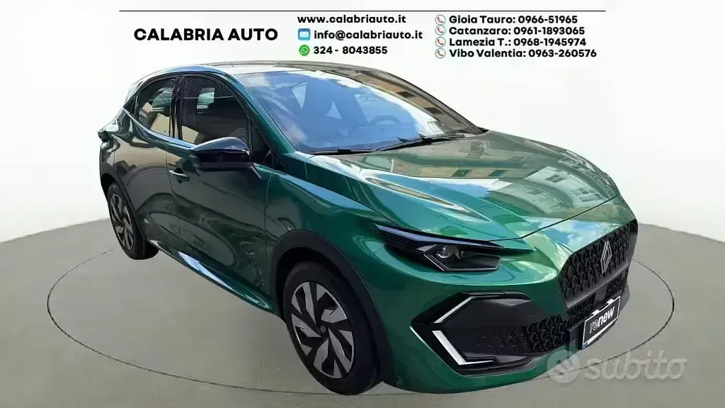 Nuova Renault Clio V Evolution 116 CV (85 kW) 2026 Verde Berlina