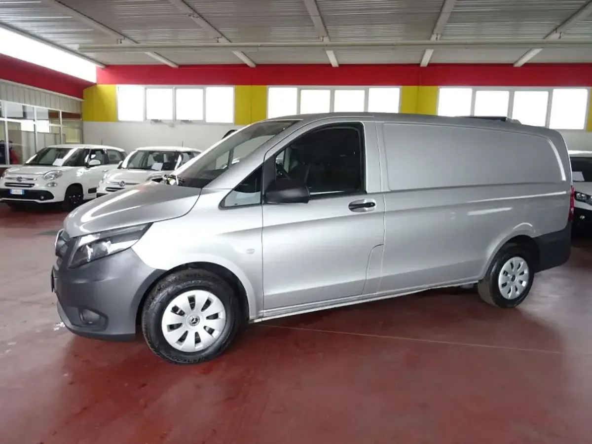 Usata Mercedes Vito 136 CV (100 kW) 2020 Argento Furgone