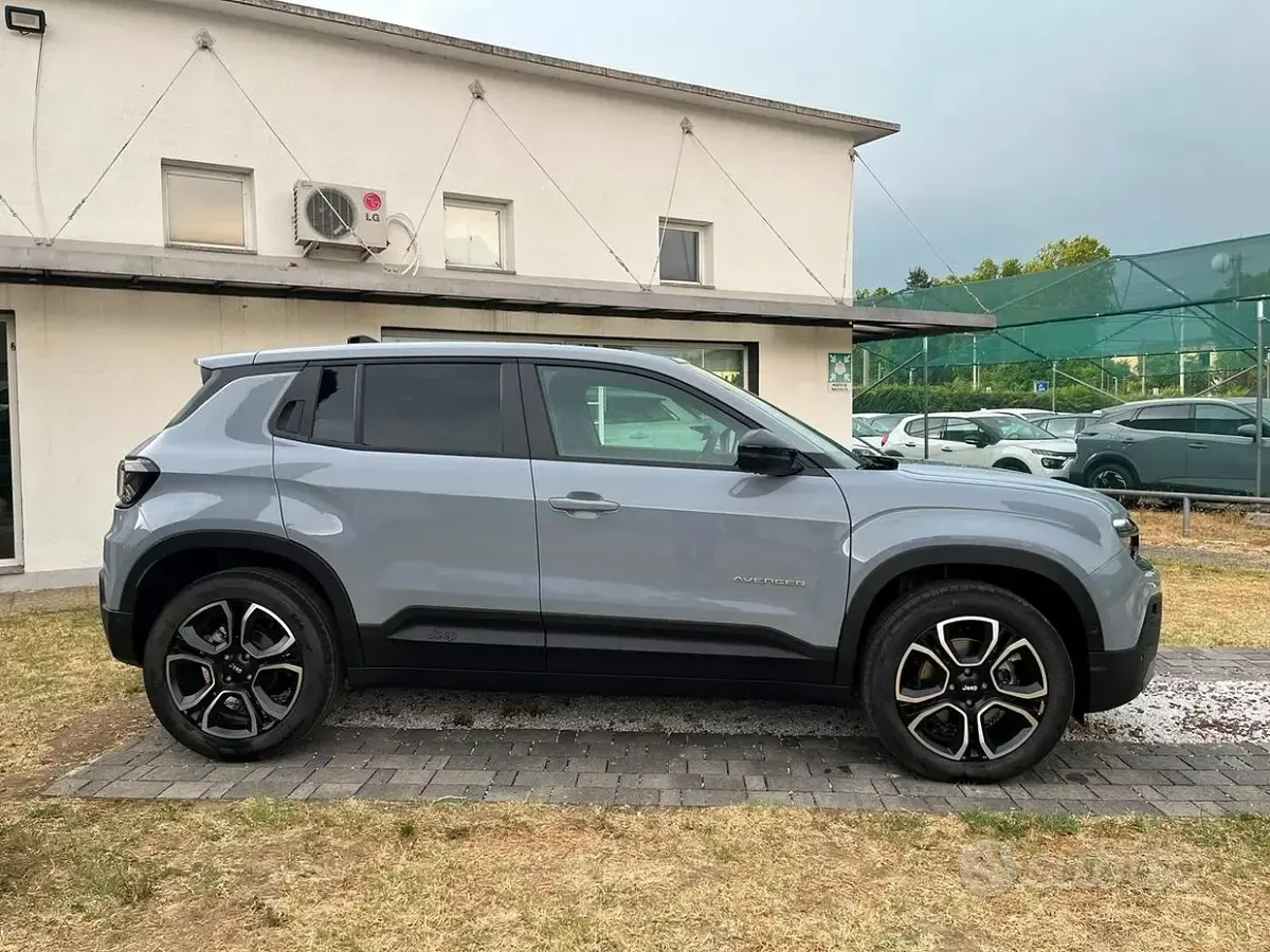 Nuova Jeep Avenger Summit 101 CV (74 kW) 2026 Storm grey SUV