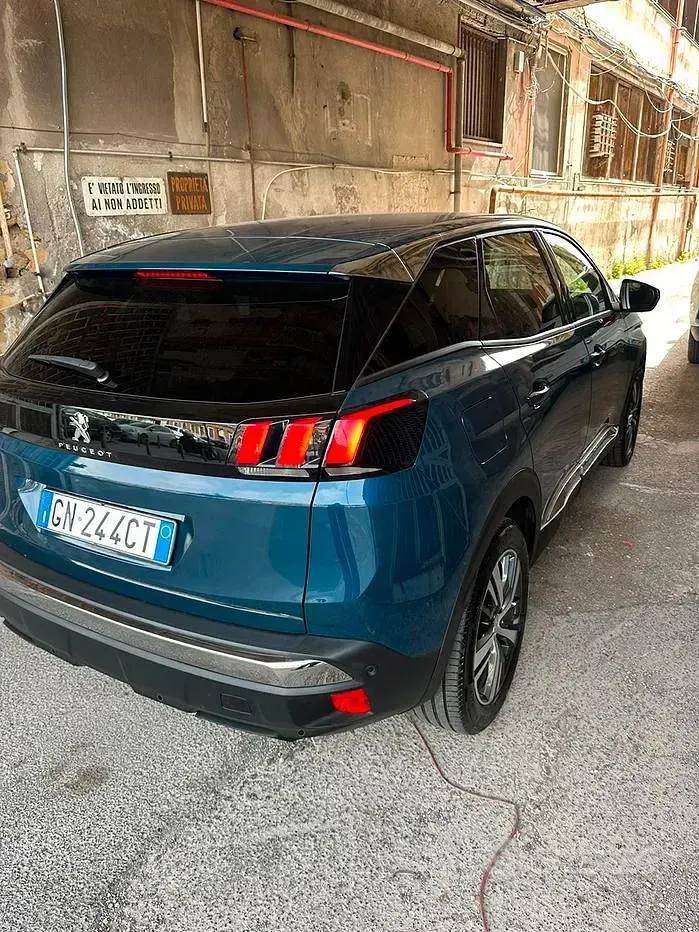 Usata Peugeot 3008 Allure 131 CV (96 kW) 2023 Bluazzurro SUV