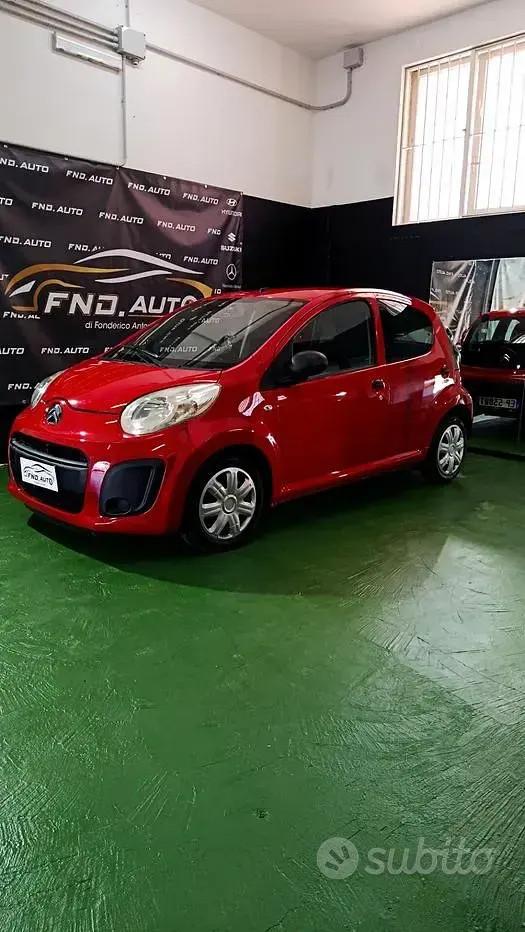 Begagnad Citroën C1 Attraction 68 HK (50 kW) 2013 Röd Halvkombi