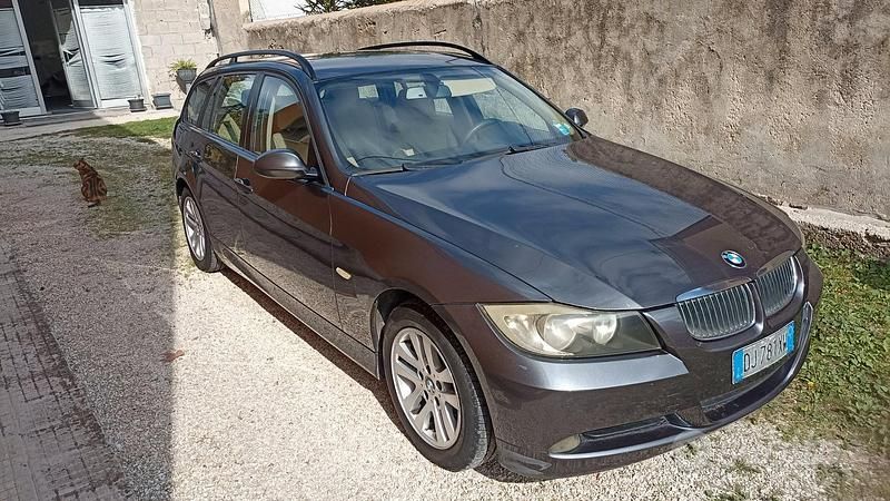 Usata BMW 318 122 CV (89 kW) 2007 Grigio Station wagon