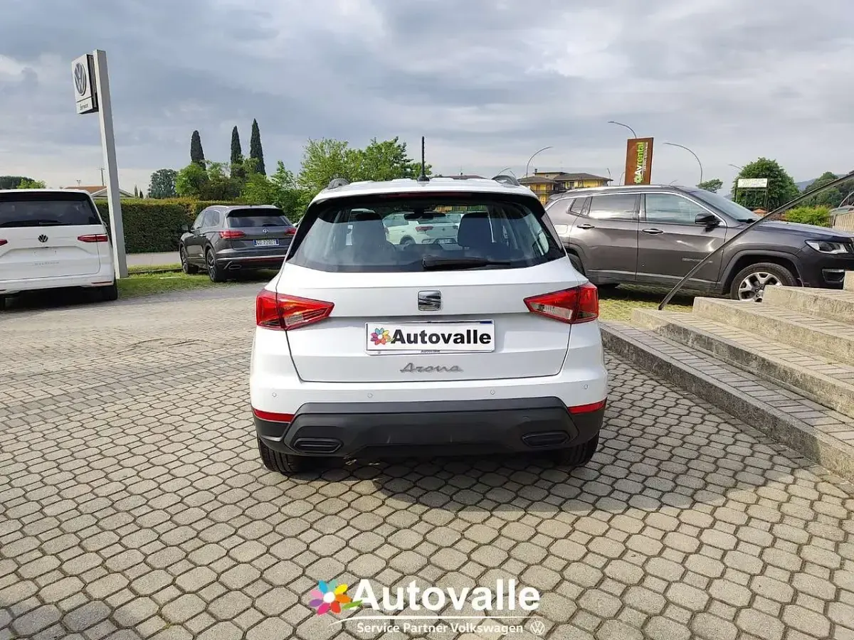 Käytetty Seat Arona Style 116 HP (85 kW) 2025 Valkoinen Katumaasturi